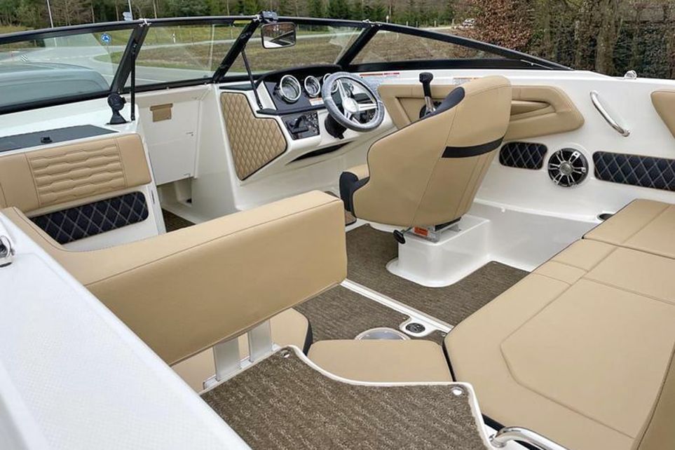 Fahrzeugausstattung - Interieur für Boote