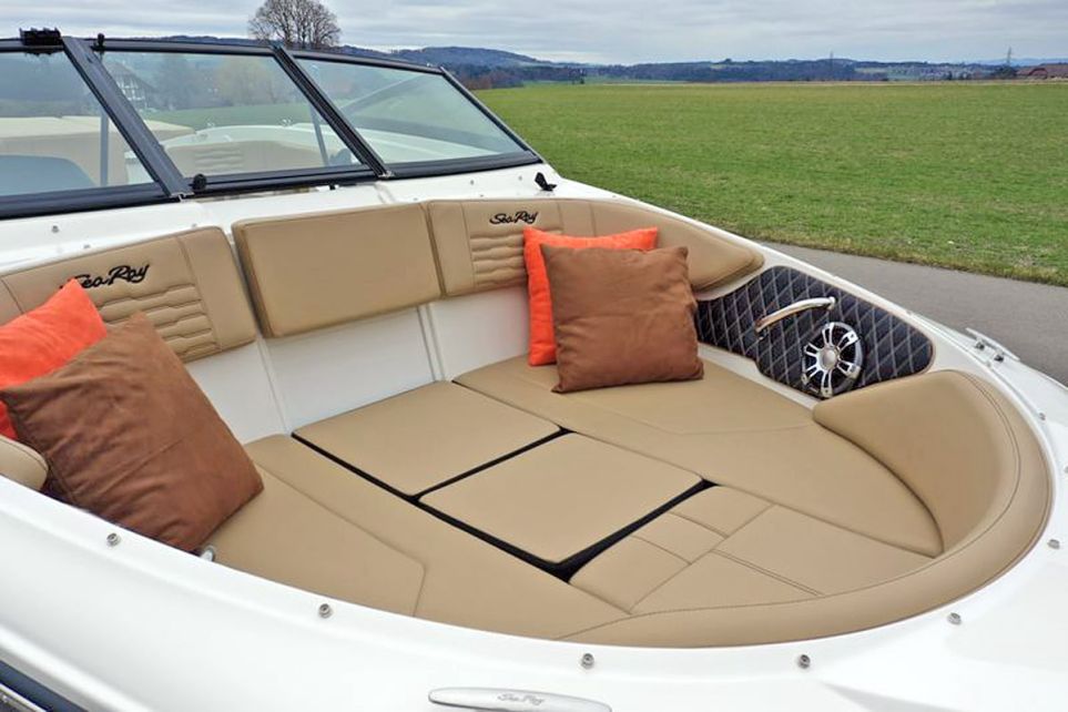 Fahrzeugausstattung - Interieur für Boote