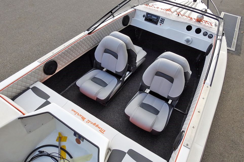Fahrzeugausstattung - Interieur für Boote